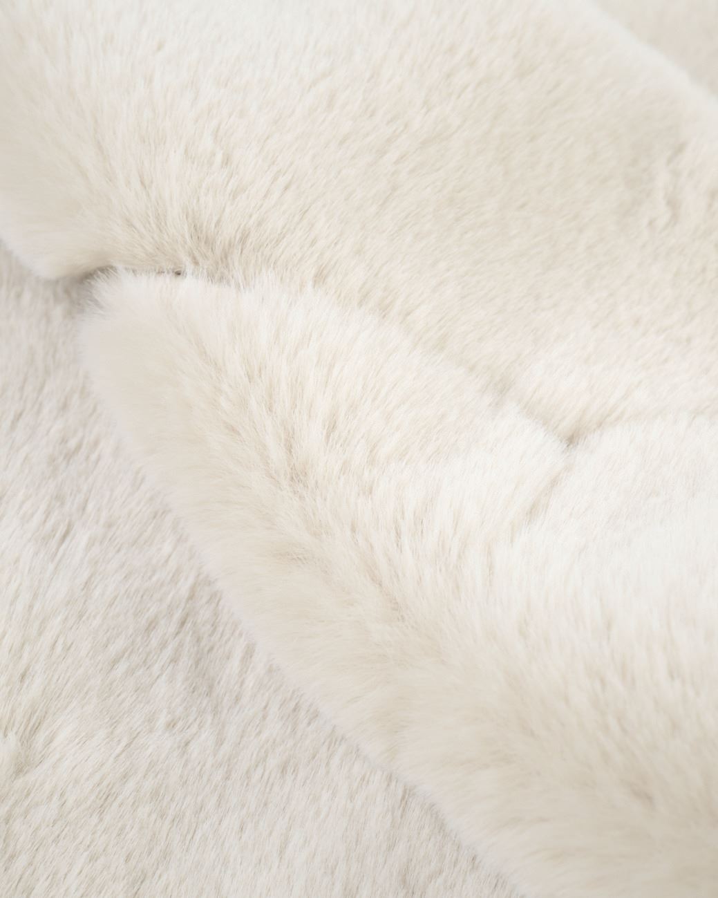 Pläd i pälsimitation beige - 2