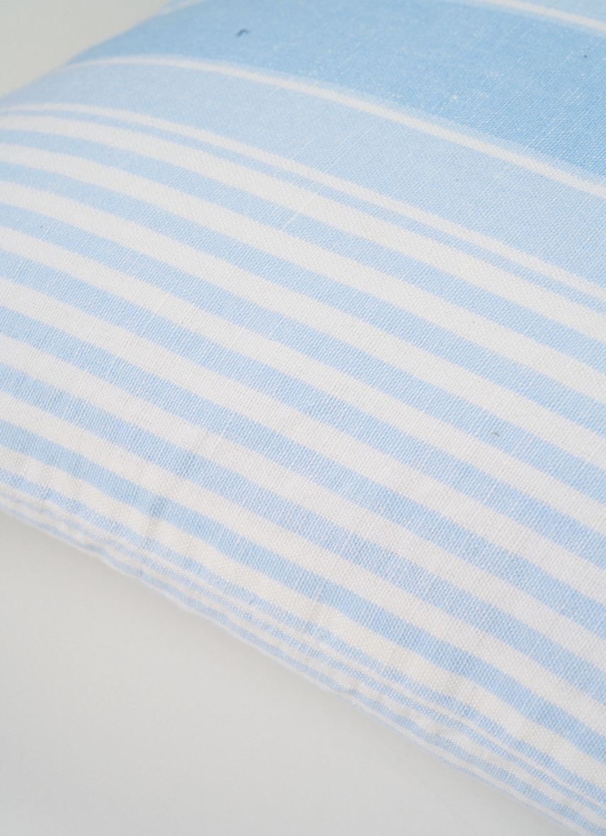 Prydnadskudde ljusblå - 2