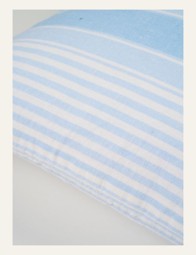 Prydnadskudde ljusblå - 2