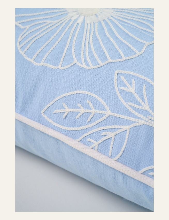 Prydnadskudde ljusblå - 2