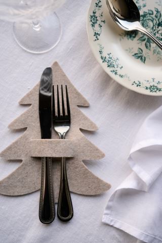 Gran bestickställ beige