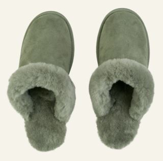 Wooly fårskinnstofflor olivgrön