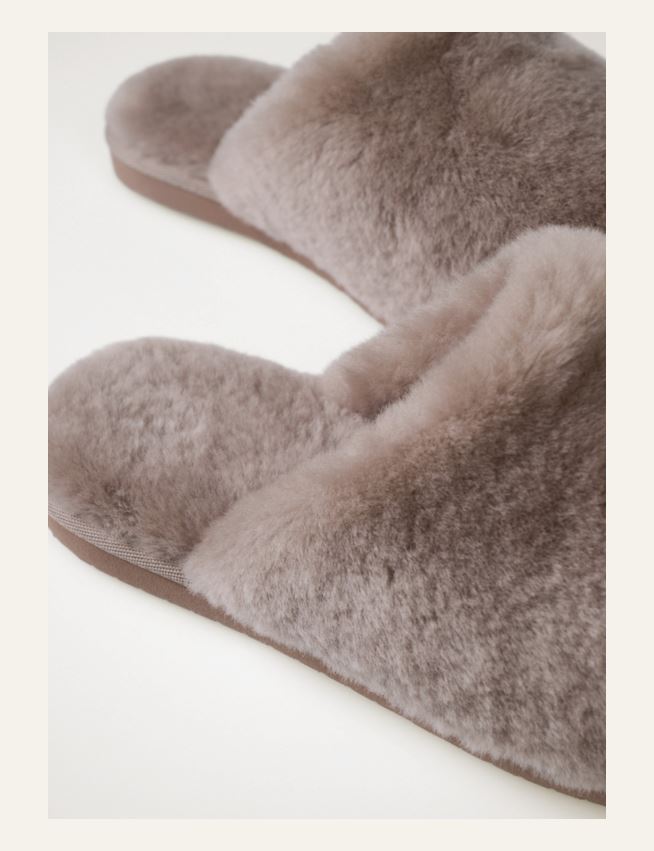 Fårskinnstofflor sand - 2