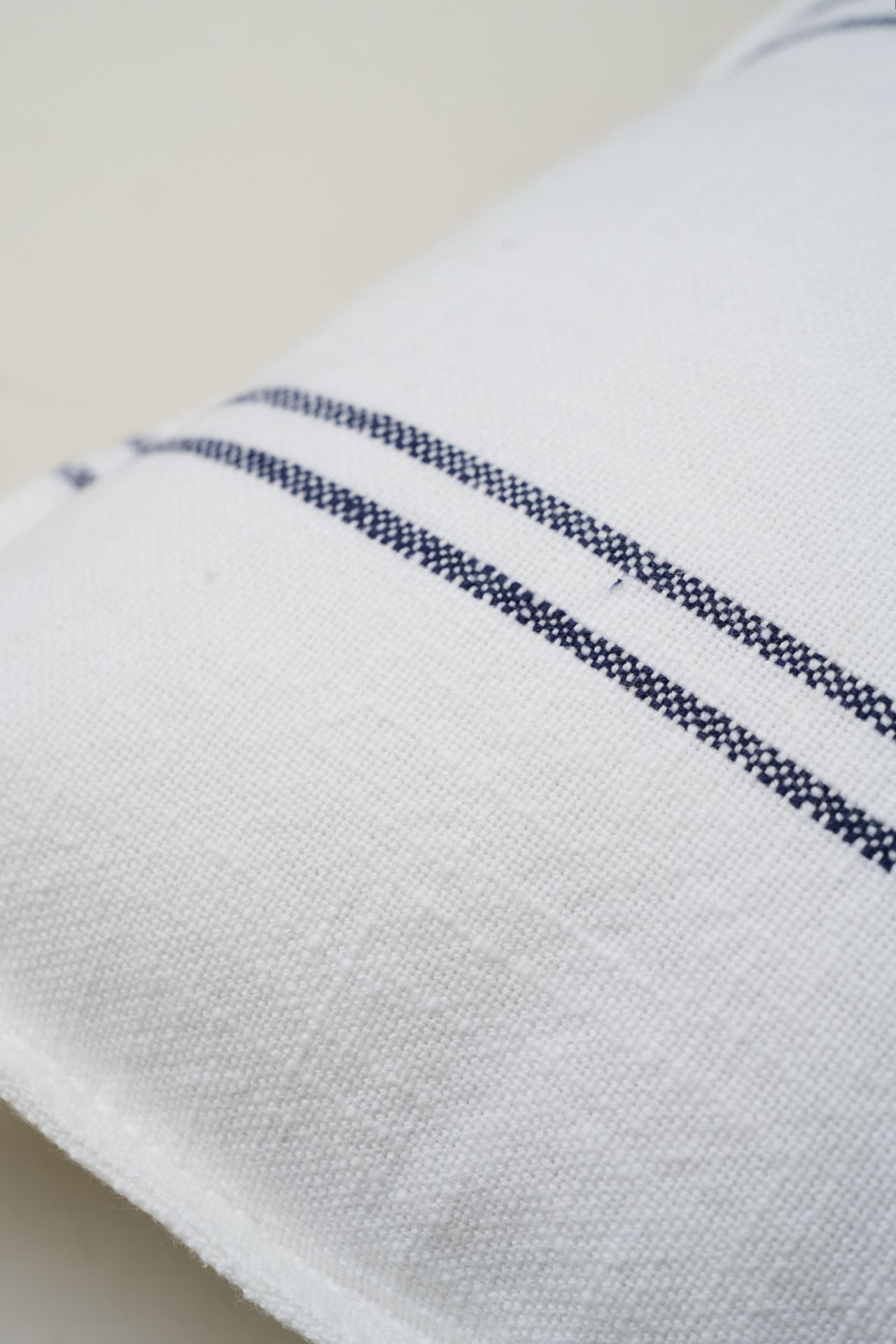 Prydnadskudde mörkblå - 2