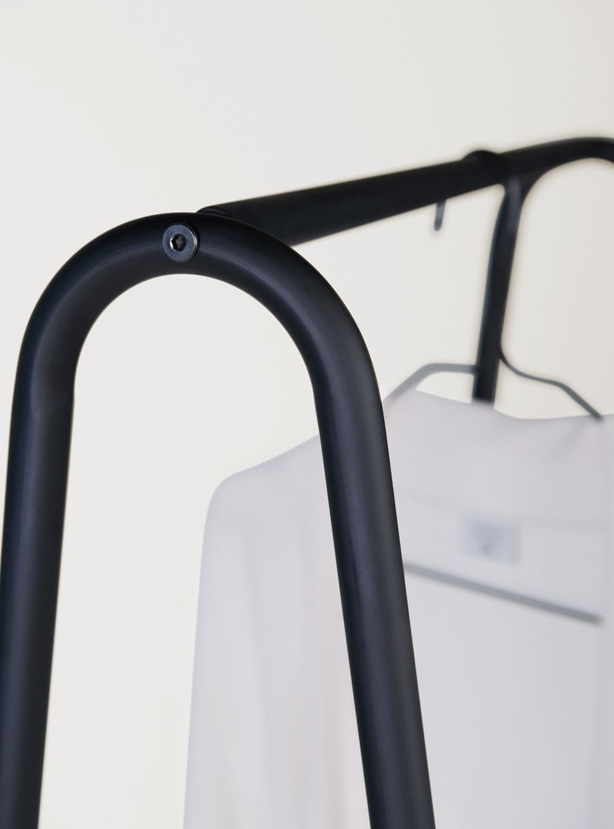 Klädhängare svart - 2