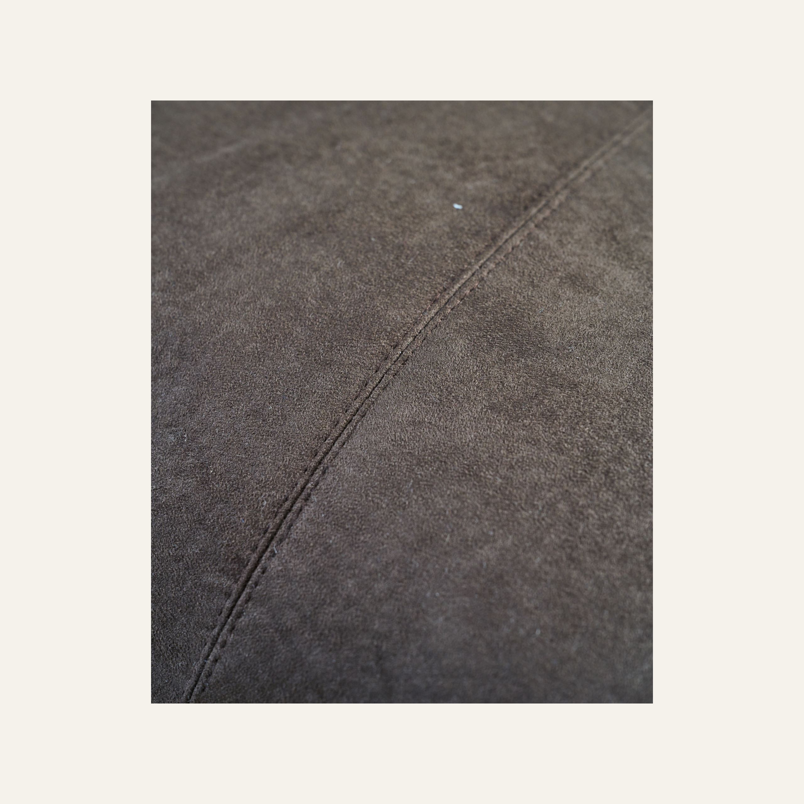 Prydnadskudde mörkbrun - 3