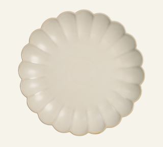 Scallop middagstallrik offwhite