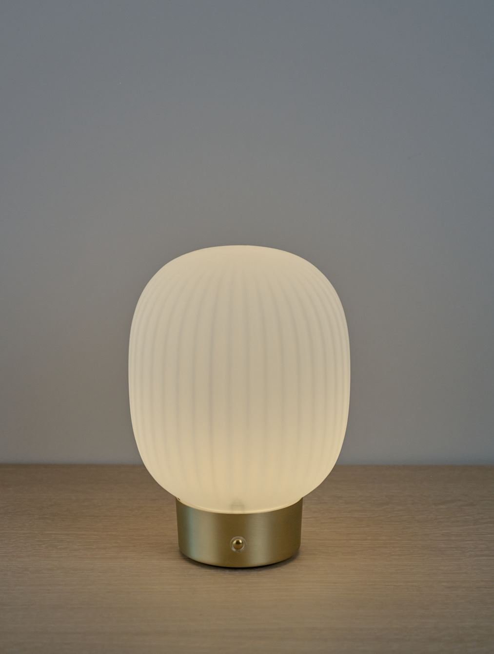 Batteridriven lampa mässing - 2