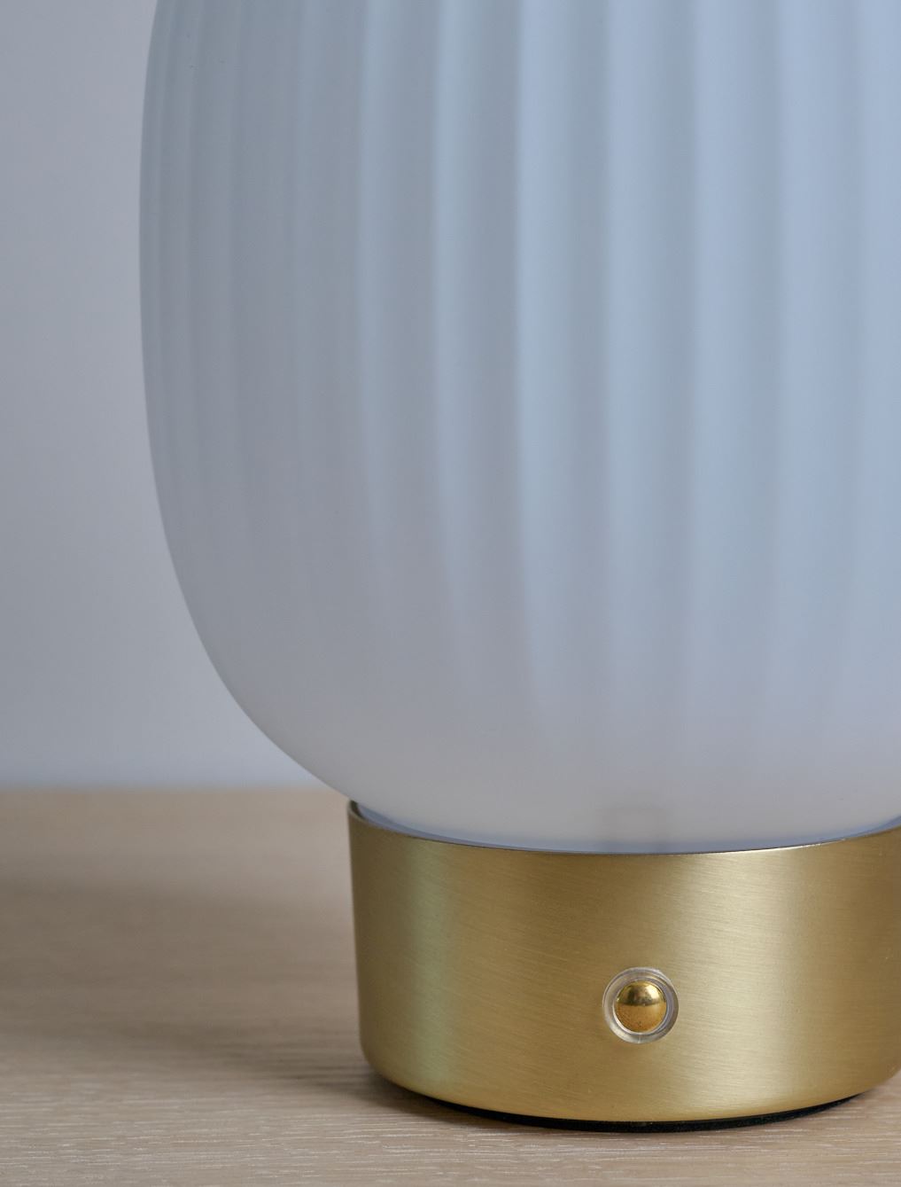 Batteridriven lampa mässing - 3