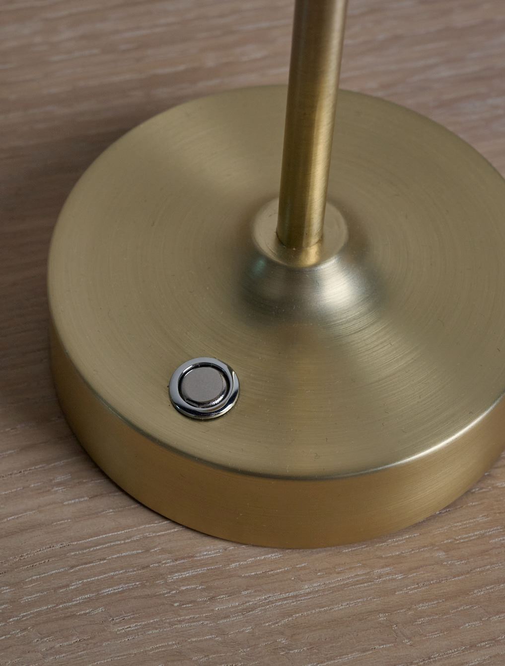 Batteridriven lampa mässing - 5