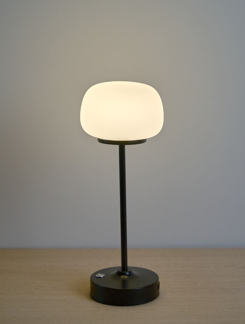 Batteridriven lampa svart - 2
