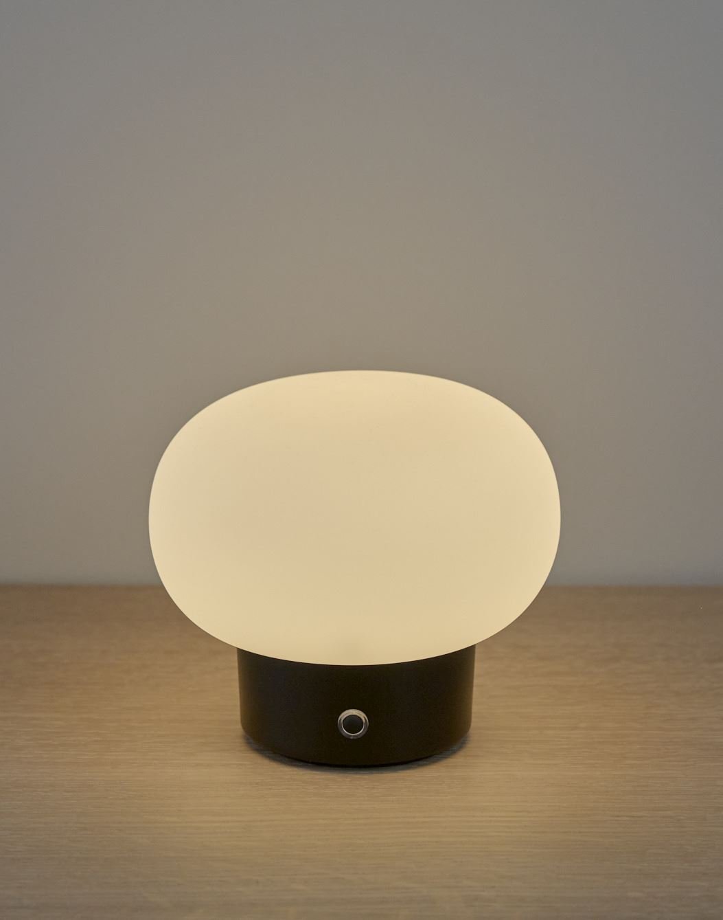 Batteridriven lampa svart - 2