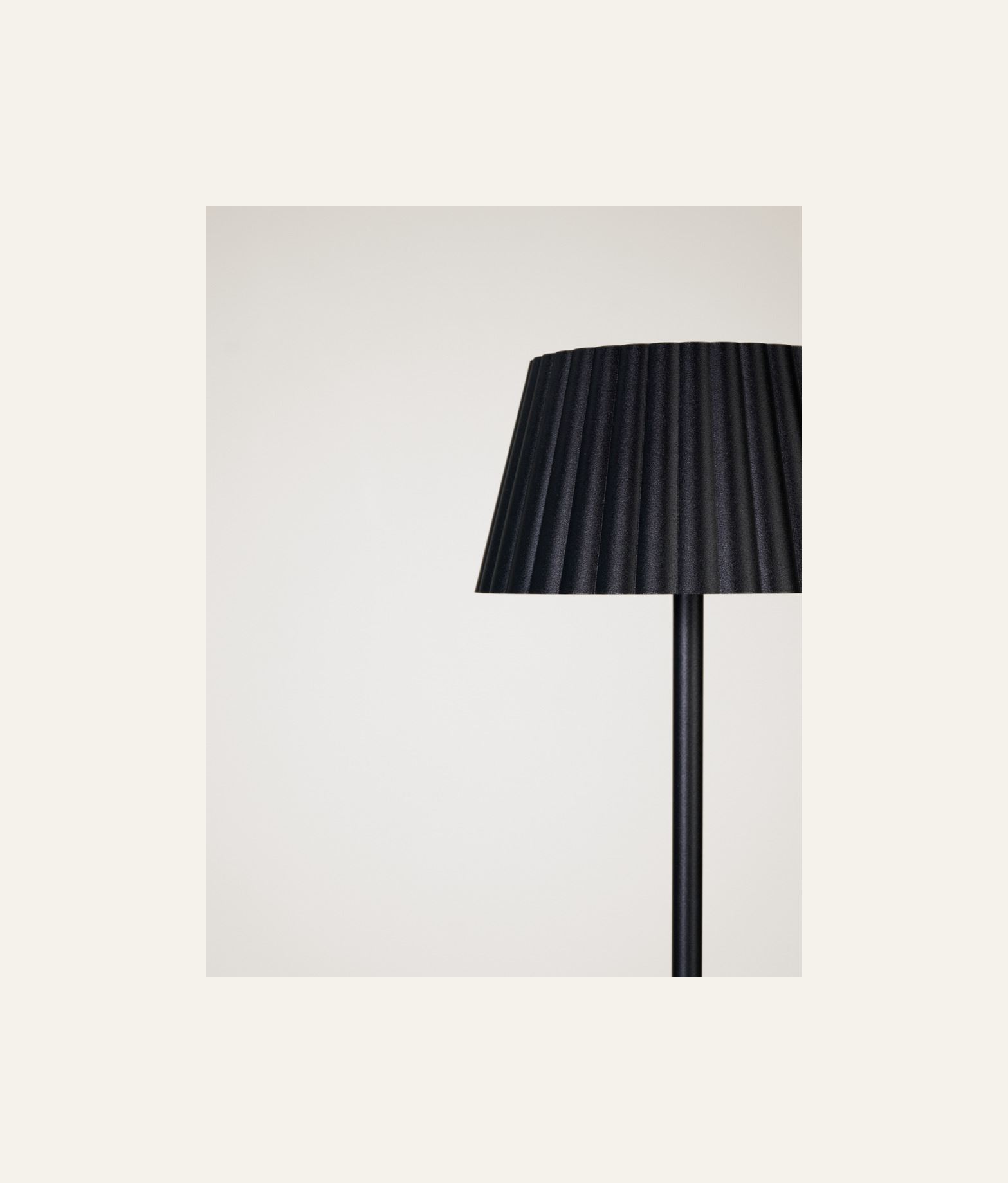 Batteridriven golvlampa svart - 3