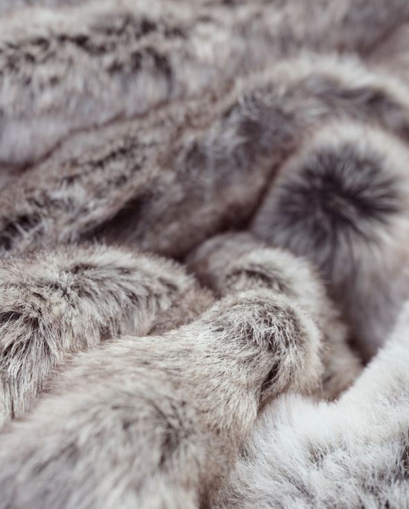 Pläd i pälsimitation grå - 4