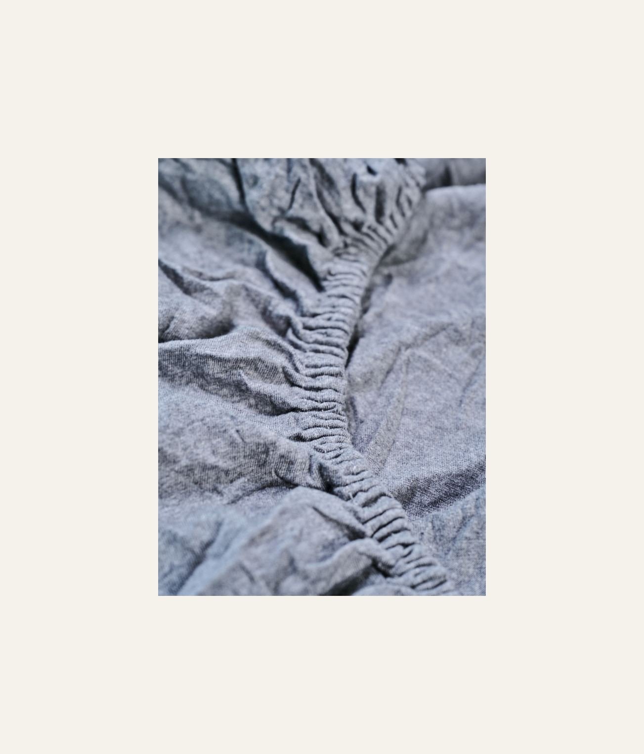 Dra-på-lakan grå - 3