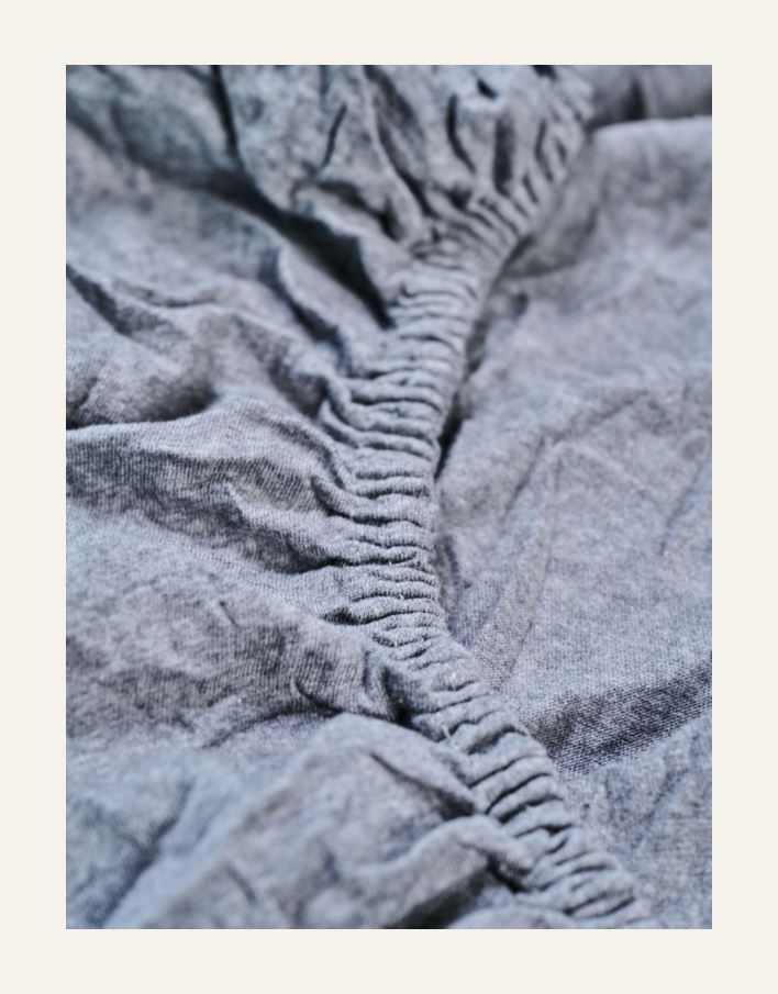 Dra-på-lakan grå - 3