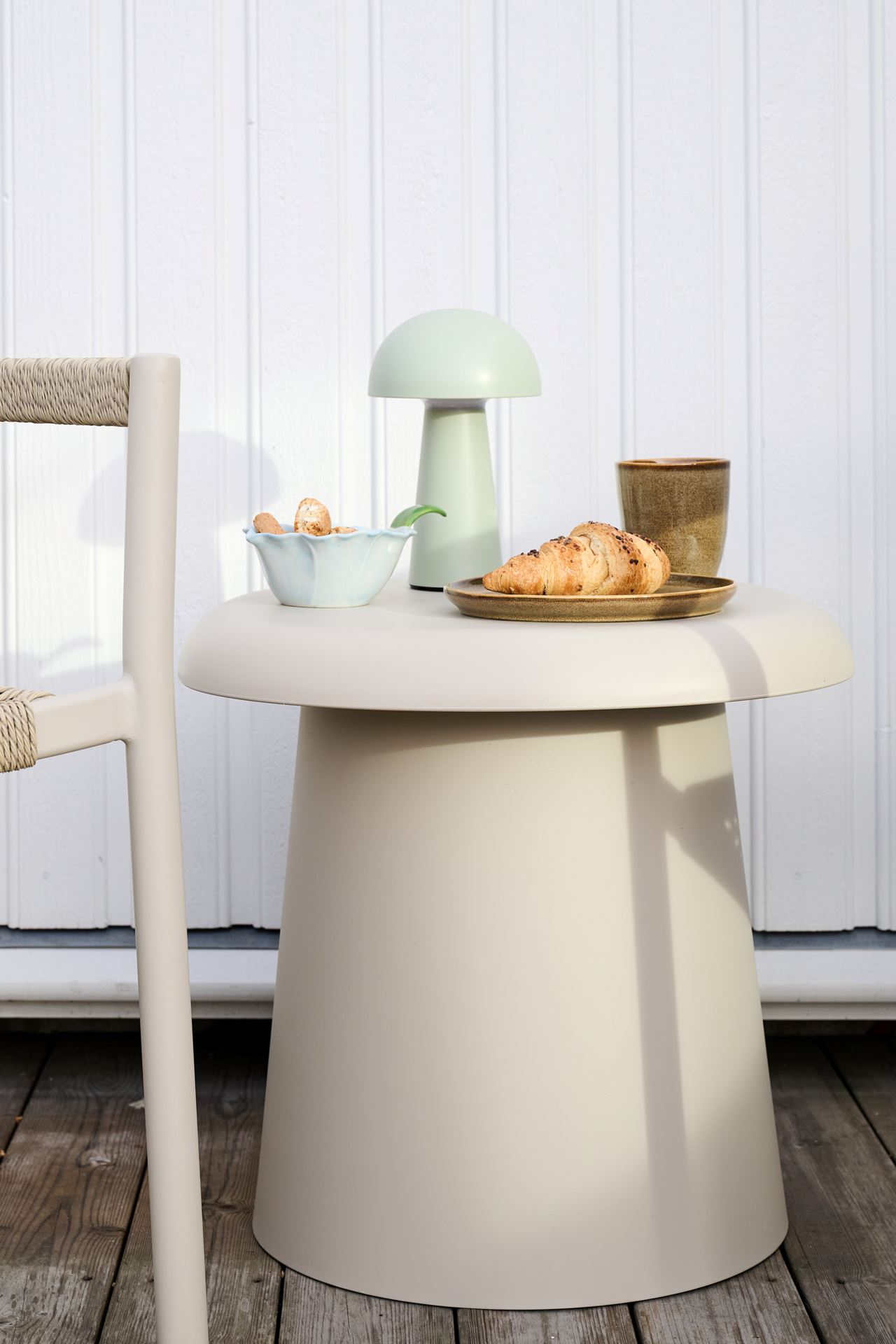 Trädgårdsbord sand - 2