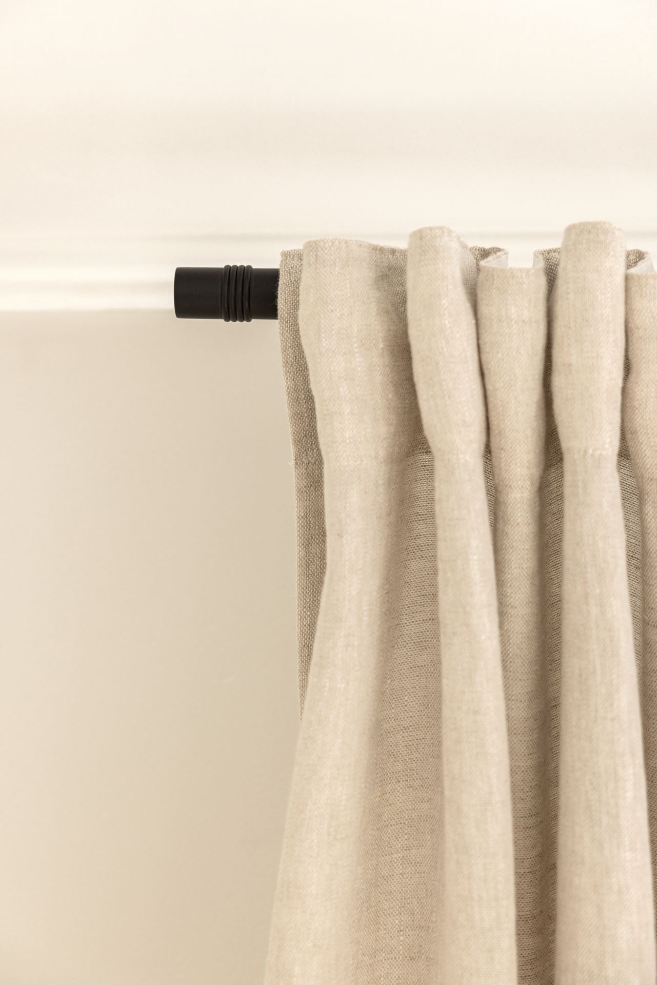 Gardinstång svart - 3