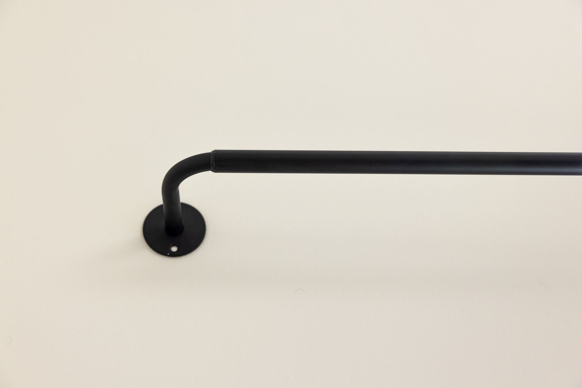 Gardinstång svart - 13