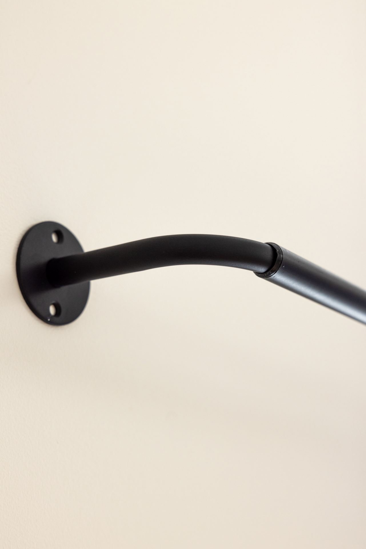 Gardinstång svart - 14