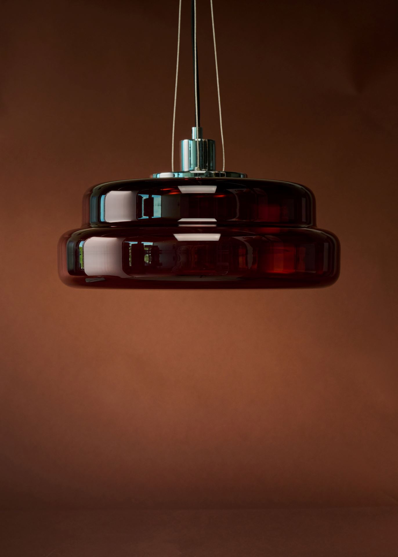 Taklampa mörkröd - 2
