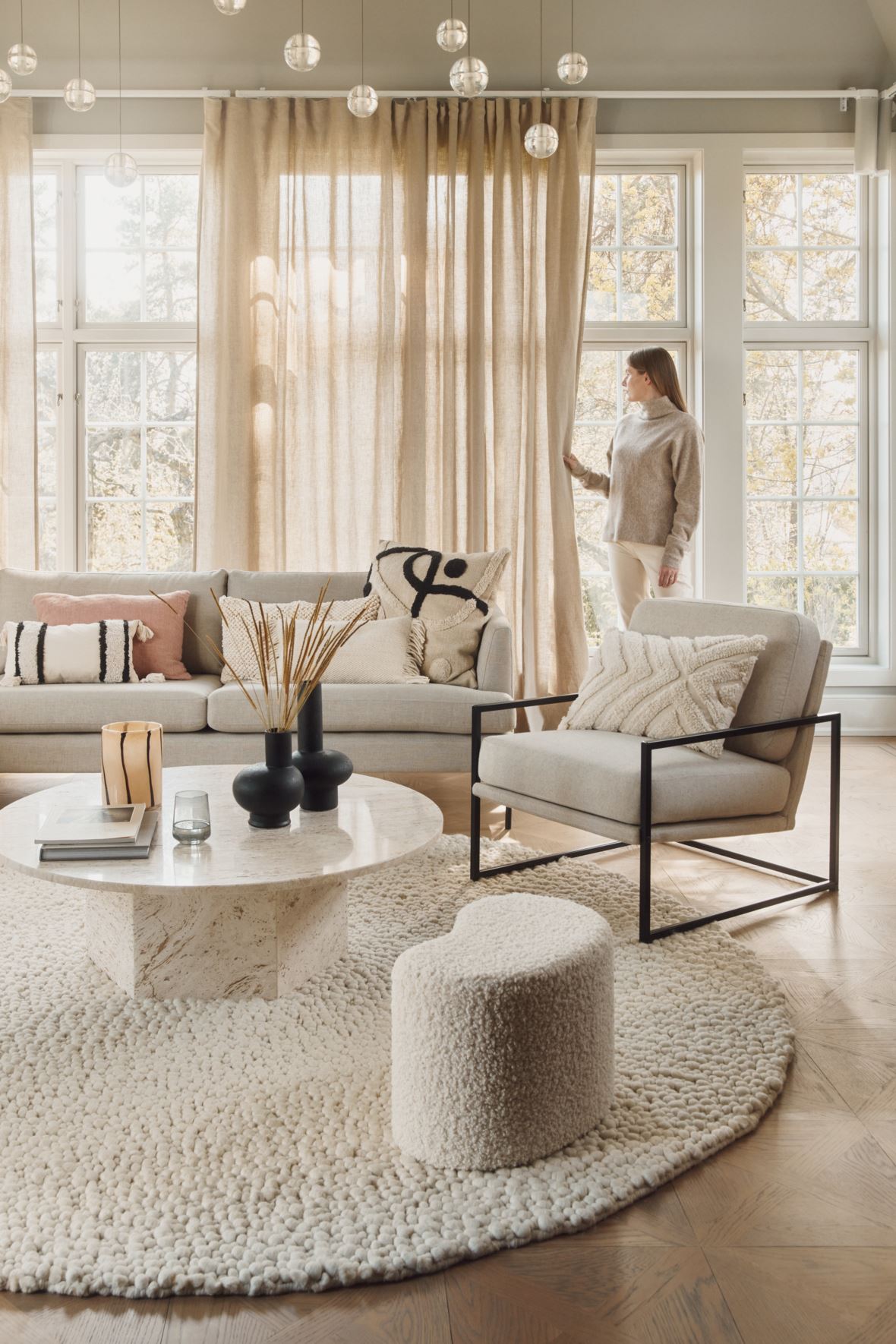 Upptäck vår kollektion av fåtöljer från Forms & Objects - Hemtex