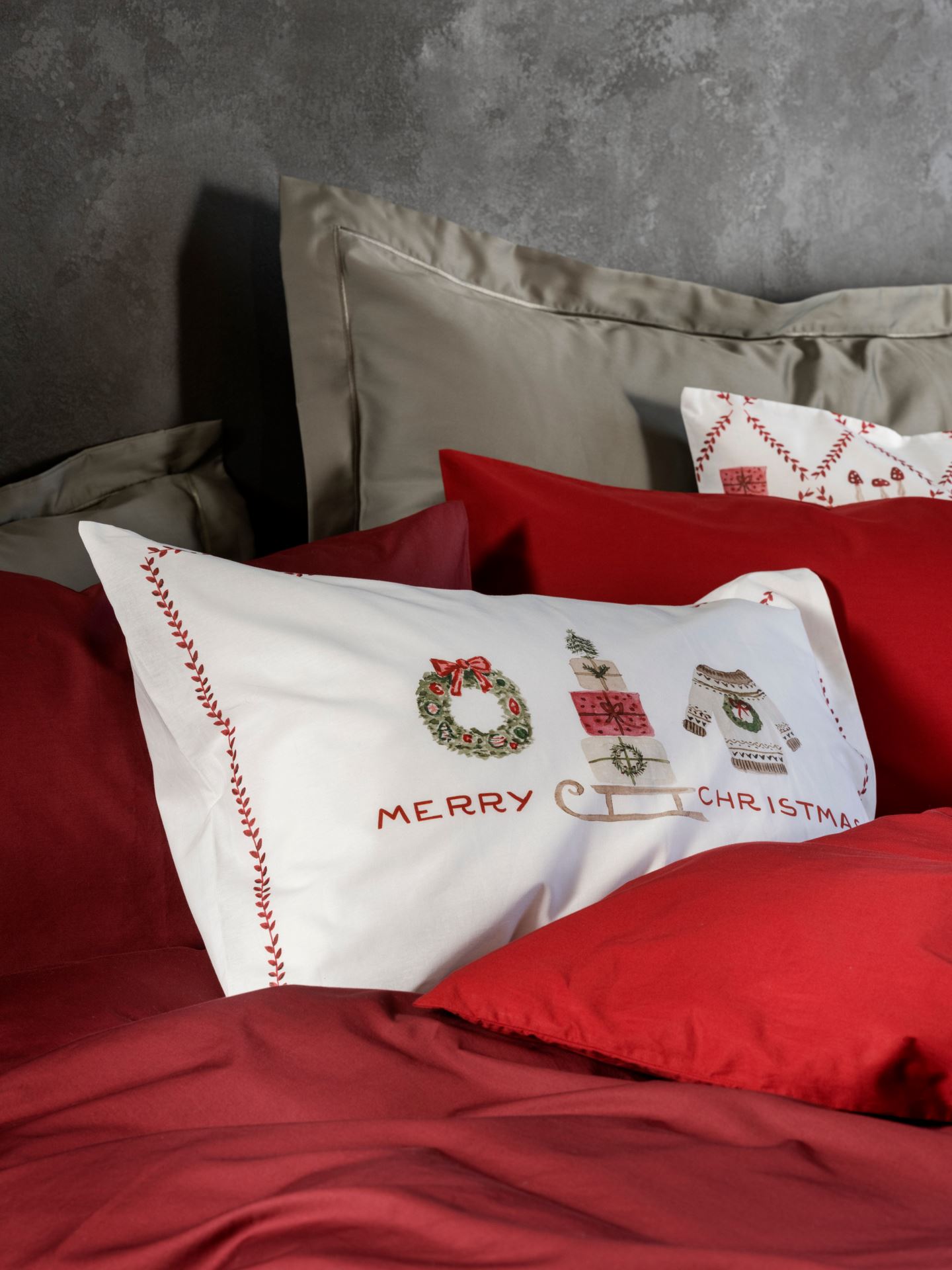 Påslakanset i satin mörkröd - 2