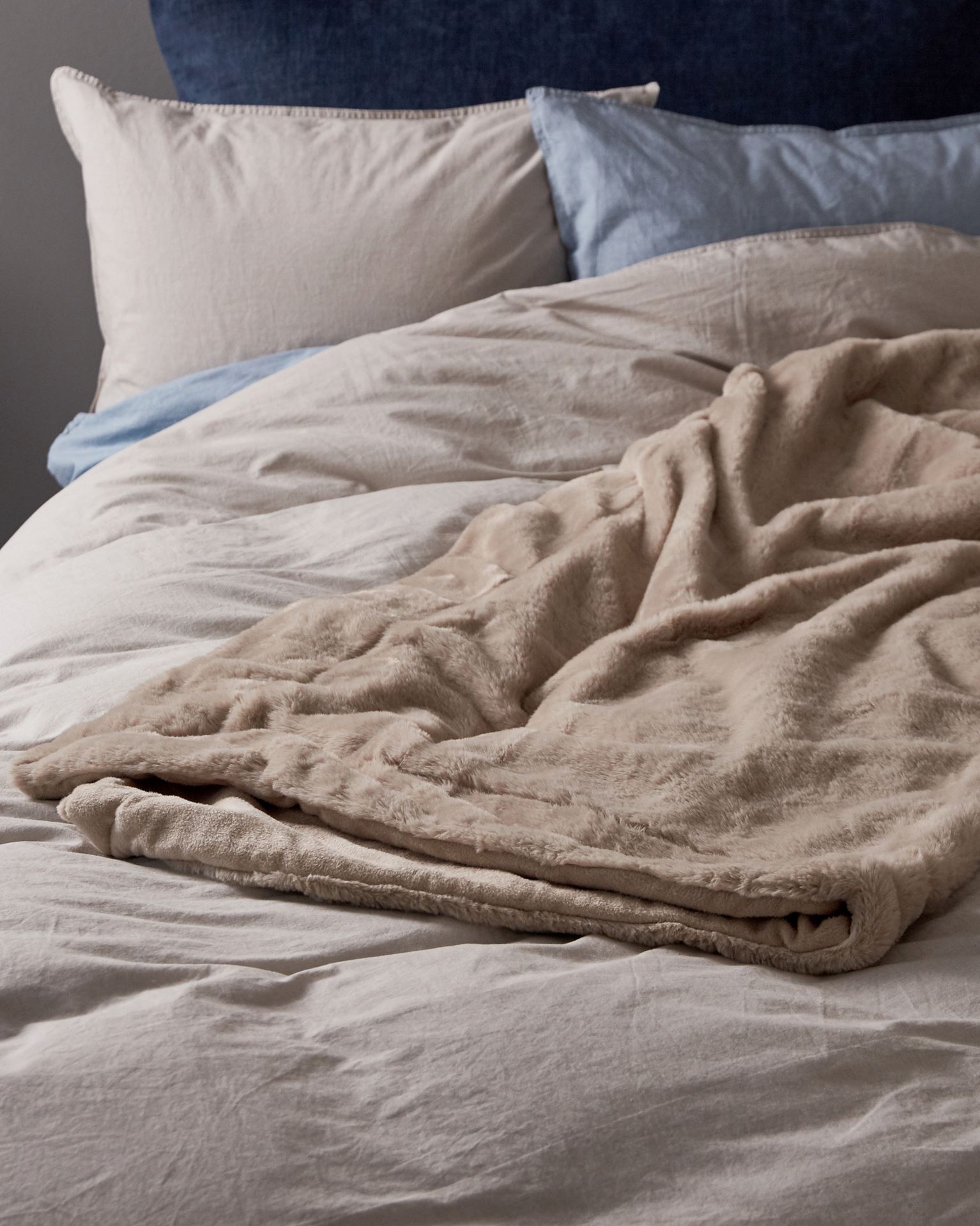 Pläd i pälsimitation natur - 4