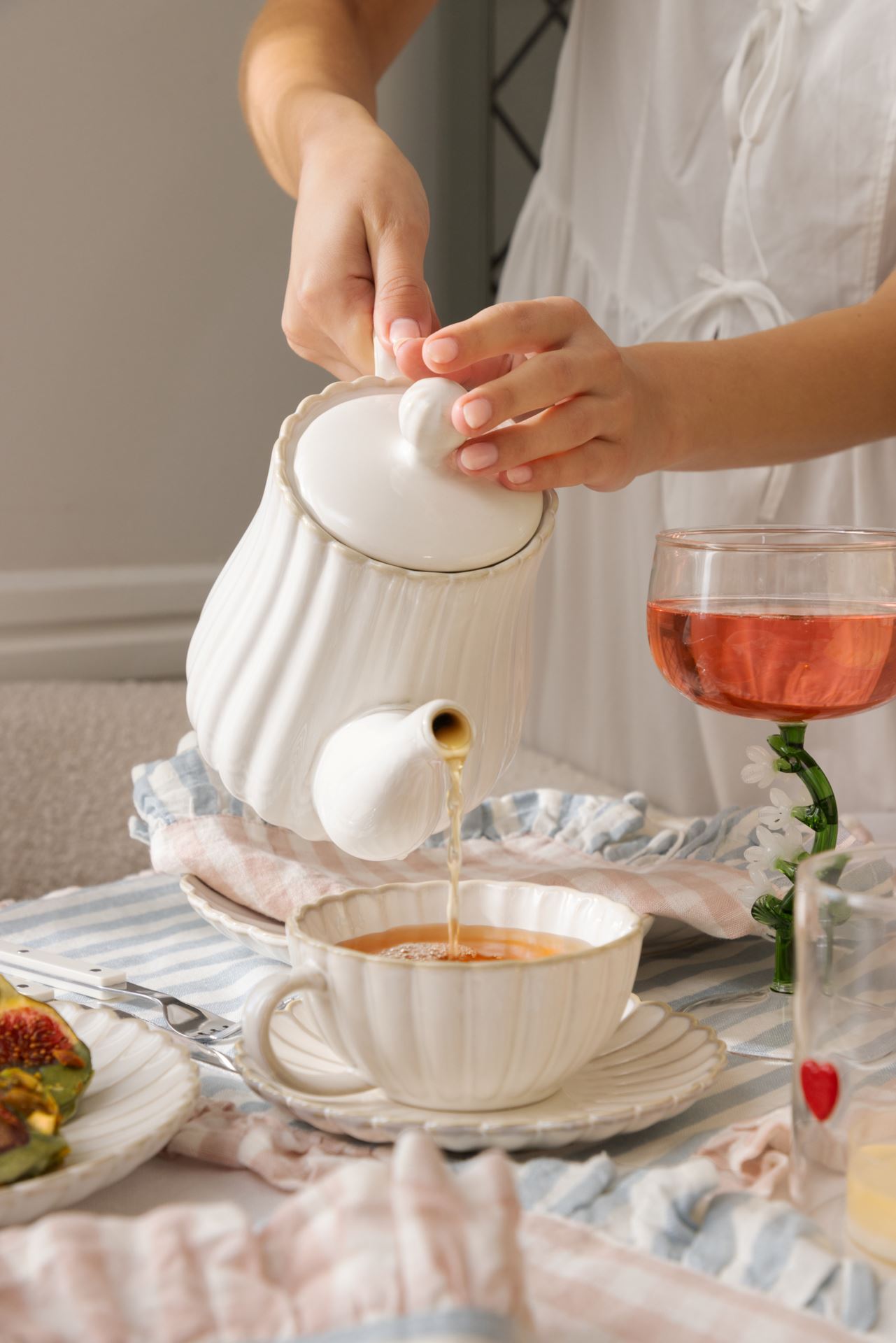 Kanna med lock vit - 2