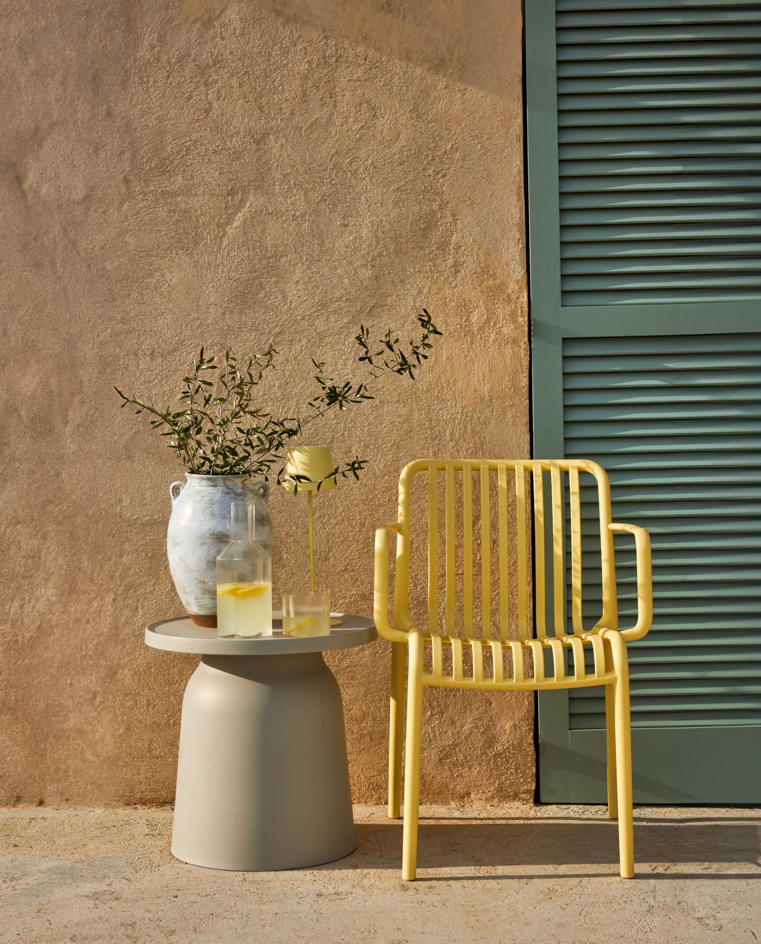 Trädgårdsbord sand - 2