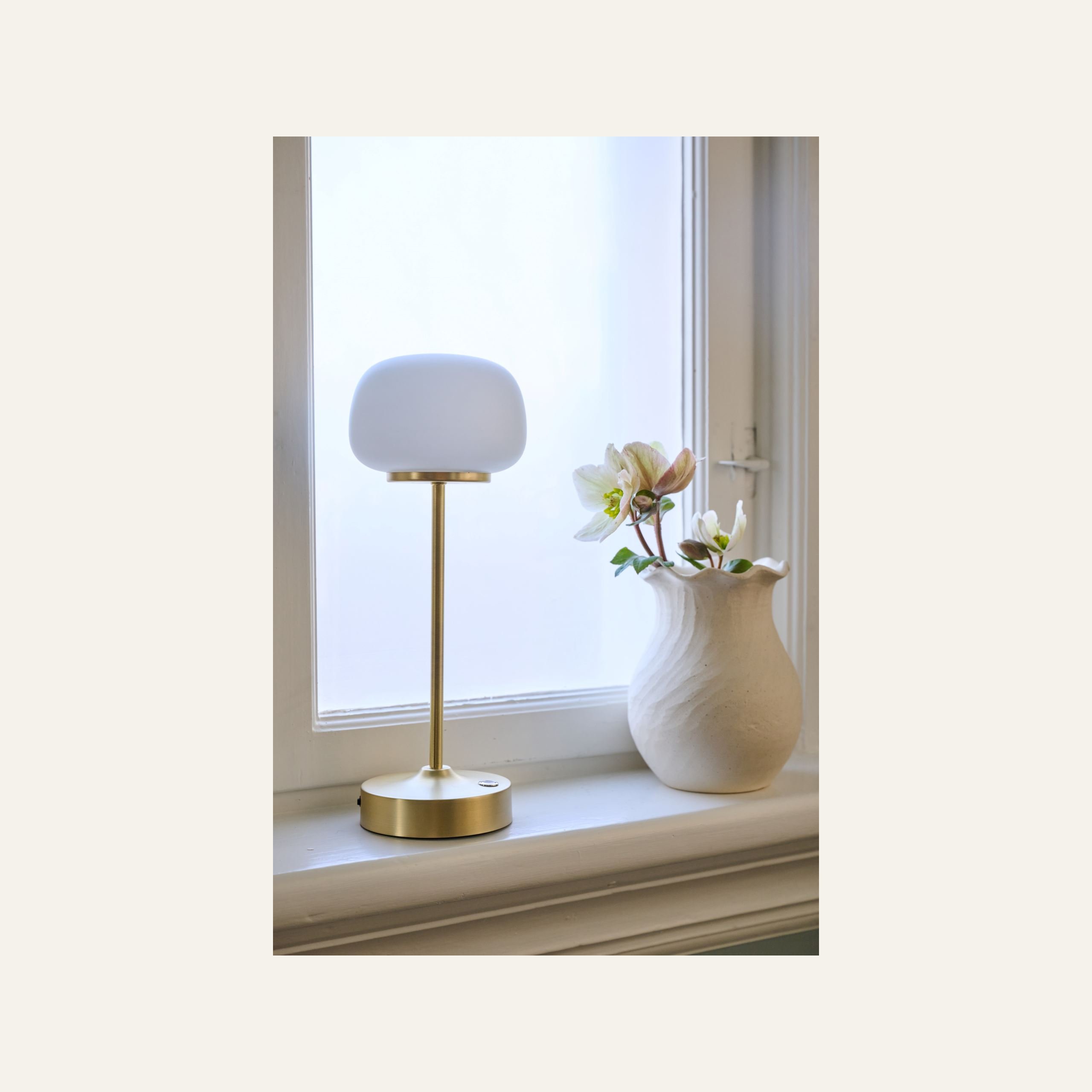 Batteridriven lampa mässing - 2